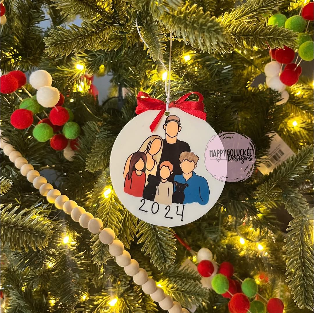 Custom Handdrawn faceless Family up to 6 Ornament